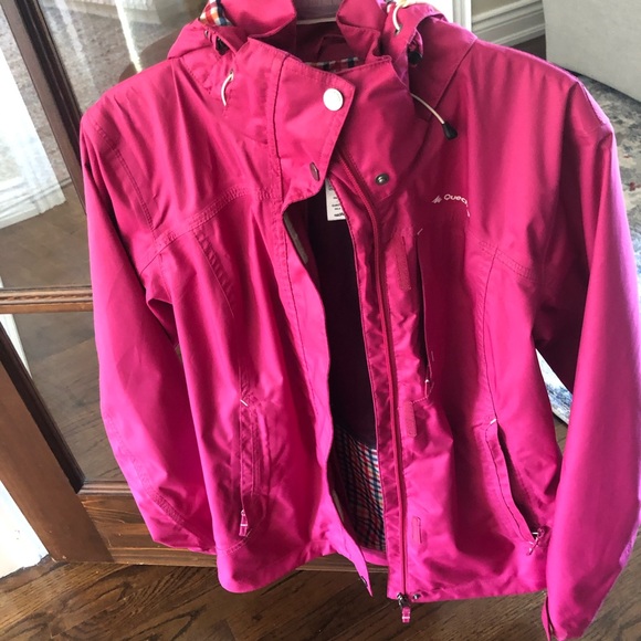 Mountain hiking/ rain jacket - Picture 2 of 10